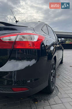 Седан Ford Focus 2013 в 
