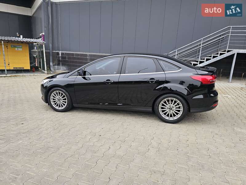 Седан Ford Focus 2016 в Киеве