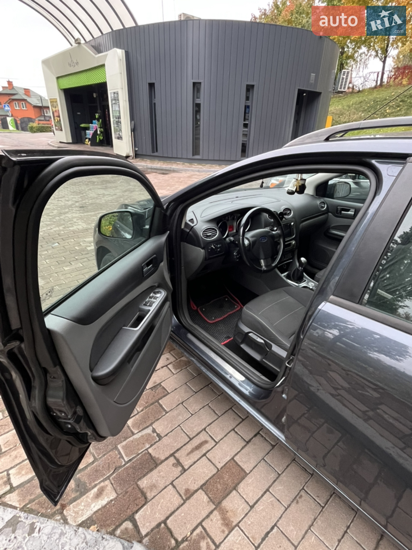 2010 Ford Focus - мініатюра 9