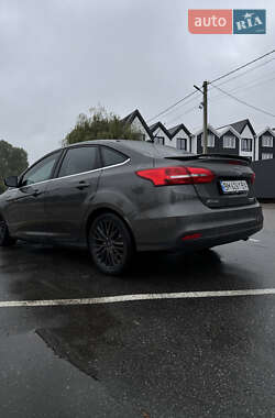 Седан Ford Focus 2015 в 