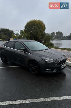 Седан Ford Focus 2015 в 