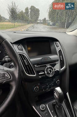 Седан Ford Focus 2015 в 