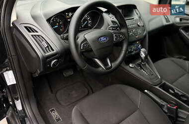 Седан Ford Focus 2015 в 