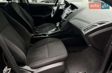 Седан Ford Focus 2015 в 
