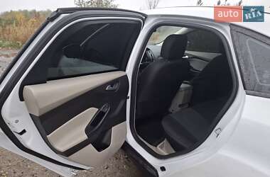 Седан Ford Focus 2015 в 