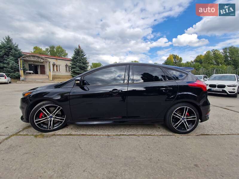 Хэтчбек Ford Focus 2017 в Днепре