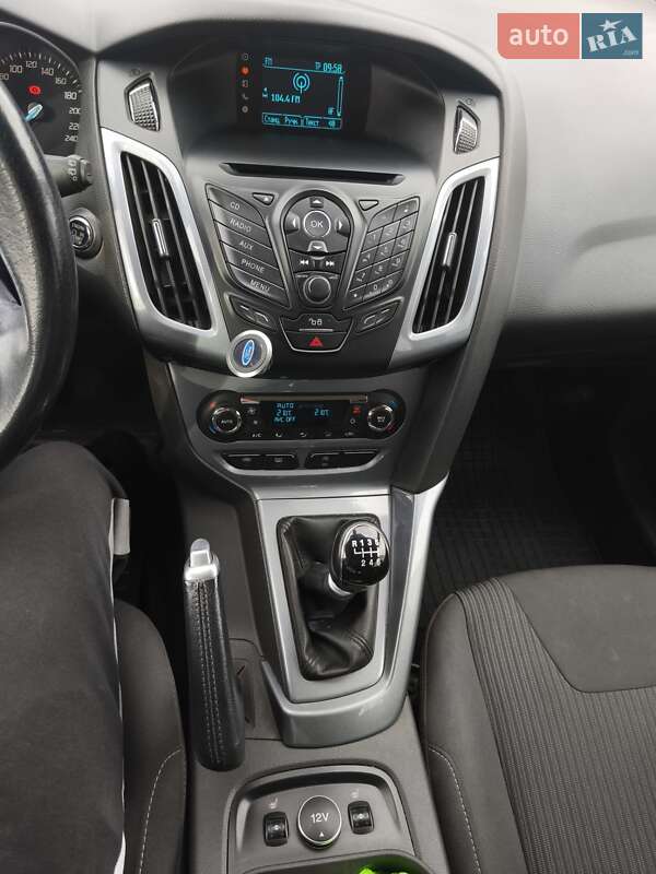 Хэтчбек Ford Focus 2014 в Каменском