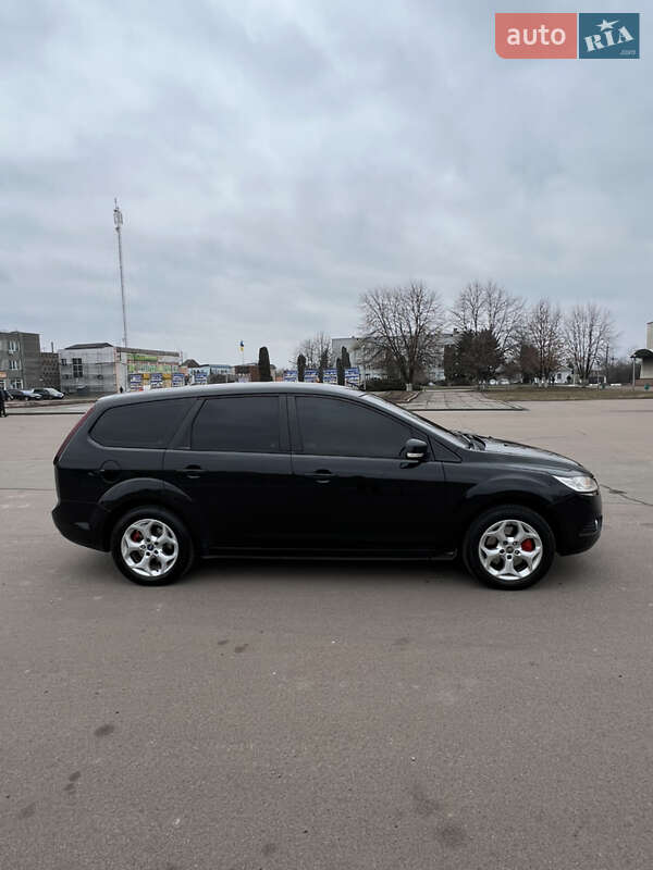 Универсал Ford Focus 2009 в Черняхове