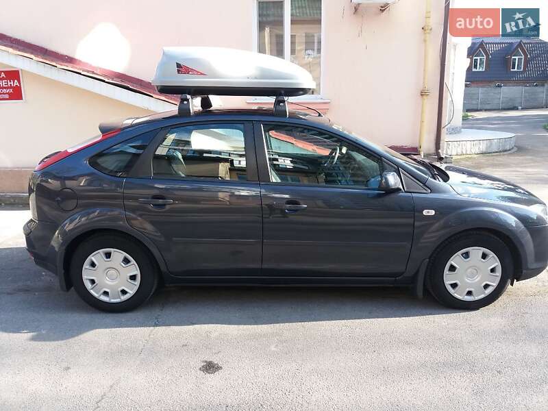 Хэтчбек Ford Focus 2007 в 