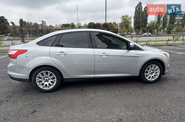 Седан Ford Focus 2011 в 