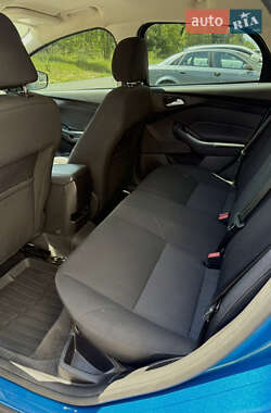 Хэтчбек Ford Focus 2015 в 