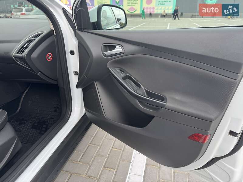 Седан Ford Focus 2014 в Смолином