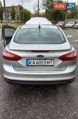 Седан Ford Focus 2014 в 