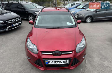 Хэтчбек Ford Focus 2012 в 