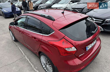 Хэтчбек Ford Focus 2012 в 