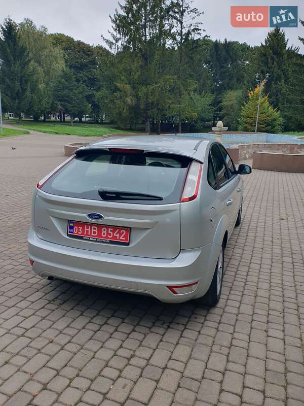 Хэтчбек Ford Focus 2010 в Ровно