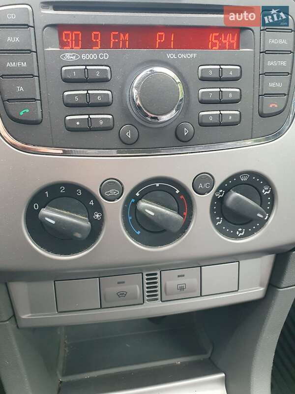 Хэтчбек Ford Focus 2010 в Ровно
