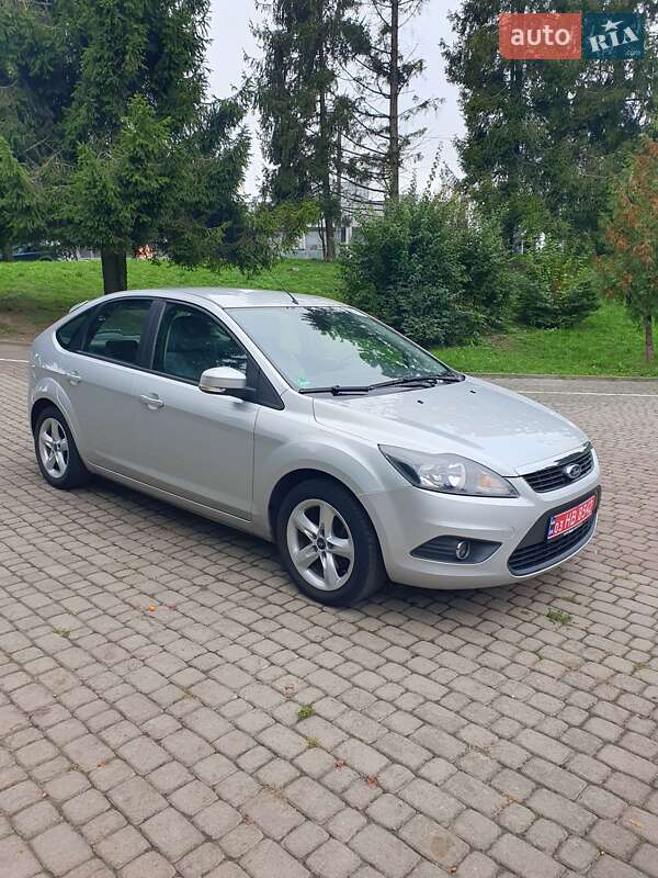 Хэтчбек Ford Focus 2010 в Ровно