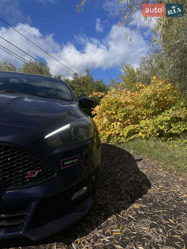 Хетчбек Ford Focus 2016 в Києві