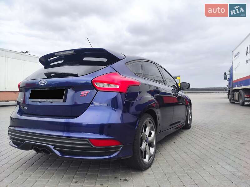 Хэтчбек Ford Focus 2017 в Днепре