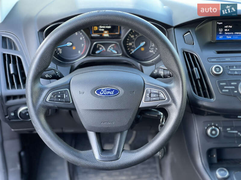 Седан Ford Focus 2016 в Киеве