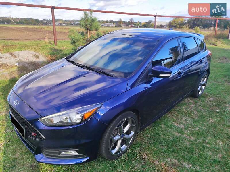 Хэтчбек Ford Focus 2017 в Днепре