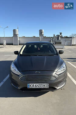 Седан Ford Focus 2015 в Киеве