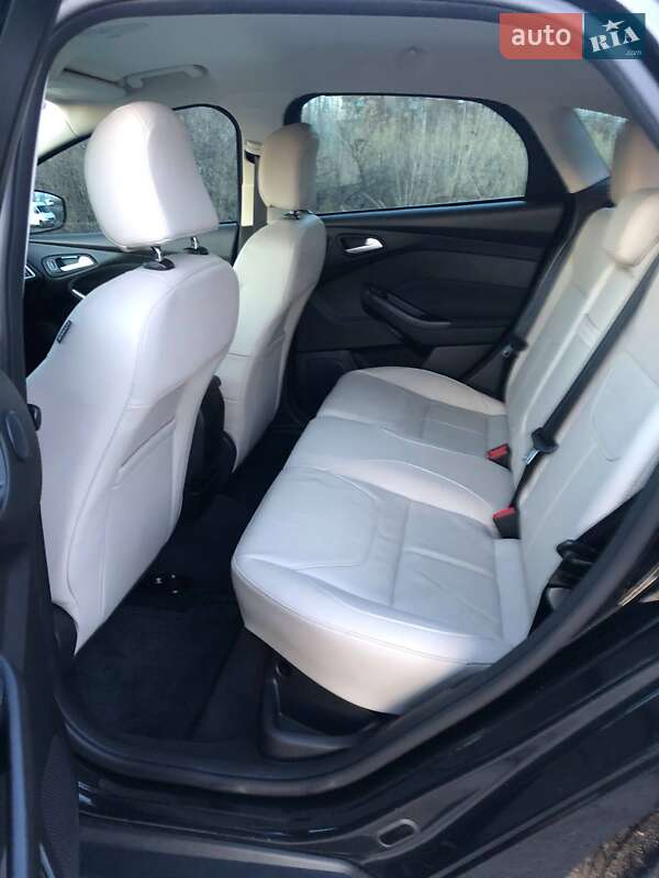 Хэтчбек Ford Focus 2015 в Киеве