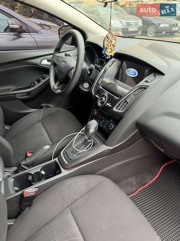 Хетчбек Ford Focus 2017 в Софіївській Борщагівці