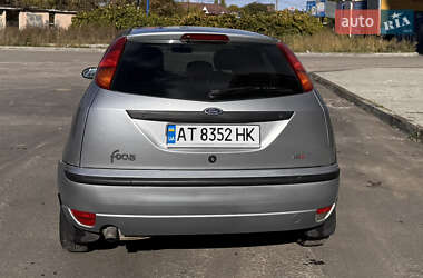 Хэтчбек Ford Focus 2002 в 