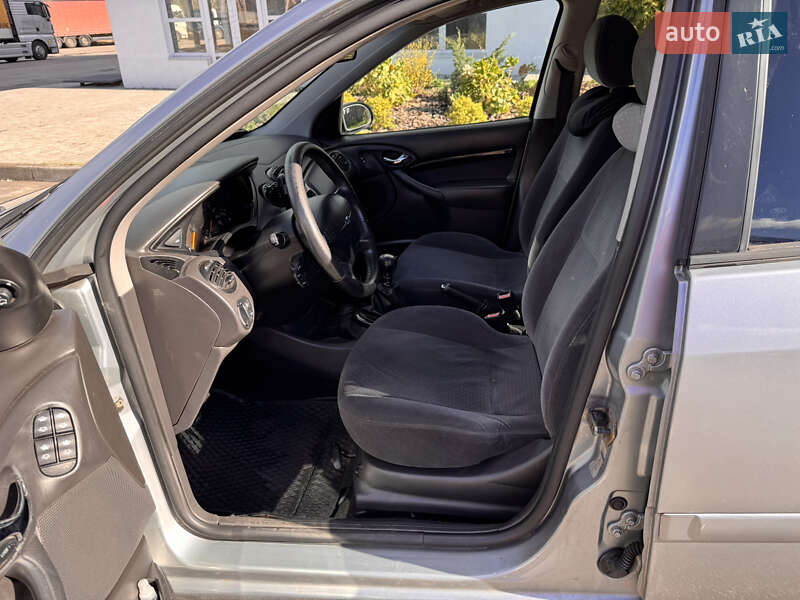 Хэтчбек Ford Focus 2002 в Киеве фото 12 Хэтчбек Ford Focus 2002 в Киеве