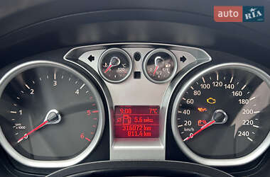Хэтчбек Ford Focus 2009 в 