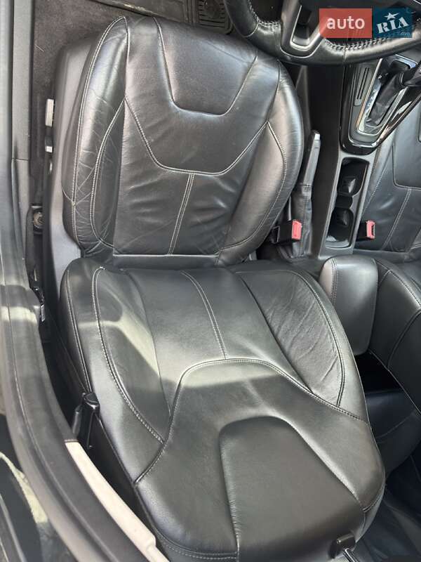 Седан Ford Focus 2015 в Львові