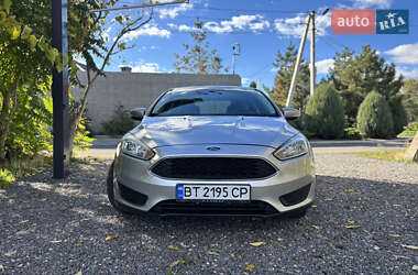 Седан Ford Focus 2015 в 