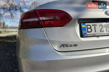 Седан Ford Focus 2015 в 