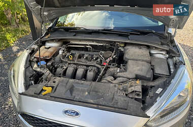 Седан Ford Focus 2015 в 