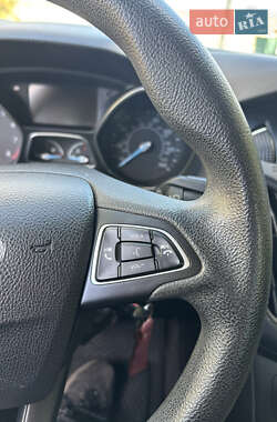 Седан Ford Focus 2015 в 
