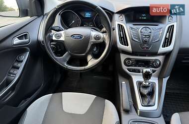 Хетчбек Ford Focus 2013 в 