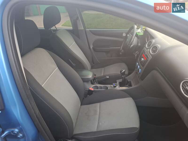 Хэтчбек Ford Focus 2010 в Нововолынске фото 10 Хэтчбек Ford Focus 2010 в Нововолынске