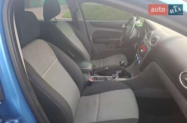 Хэтчбек Ford Focus 2010 в 