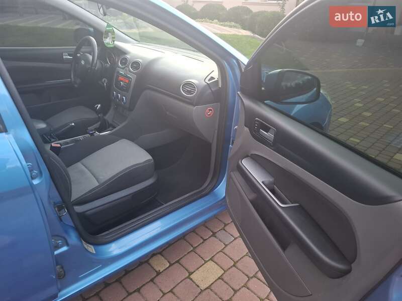 Хэтчбек Ford Focus 2010 в Нововолынске фото 15 Хэтчбек Ford Focus 2010 в Нововолынске