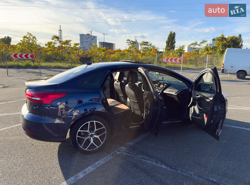 Седан Ford Focus 2017 в Киеве