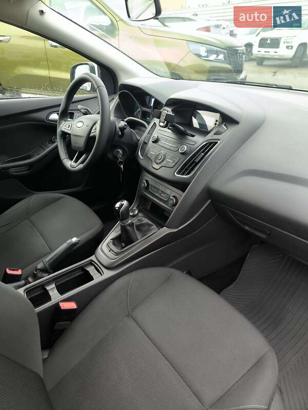 Универсал Ford Focus 2017 в Киеве фото 12 Универсал Ford Focus 2017 в Киеве
