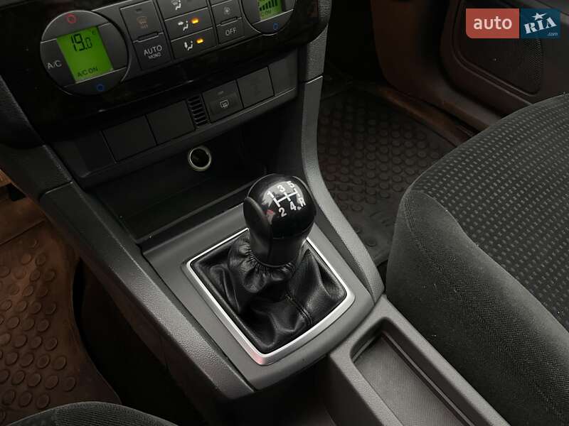 Седан Ford Focus 2007 в Киеве фото 18 Седан Ford Focus 2007 в Киеве