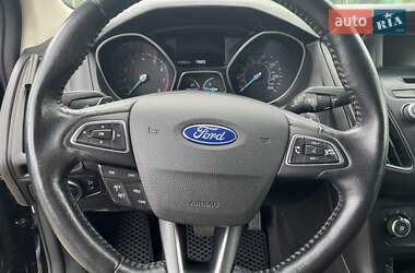 Хетчбек Ford Focus 2015 в 