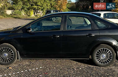Седан Ford Focus 2011 в 