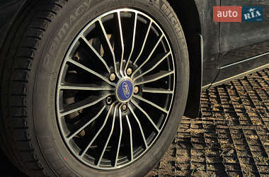 Седан Ford Focus 2011 в 