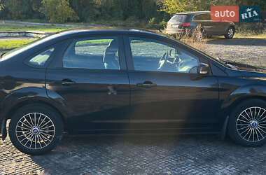 Седан Ford Focus 2011 в 
