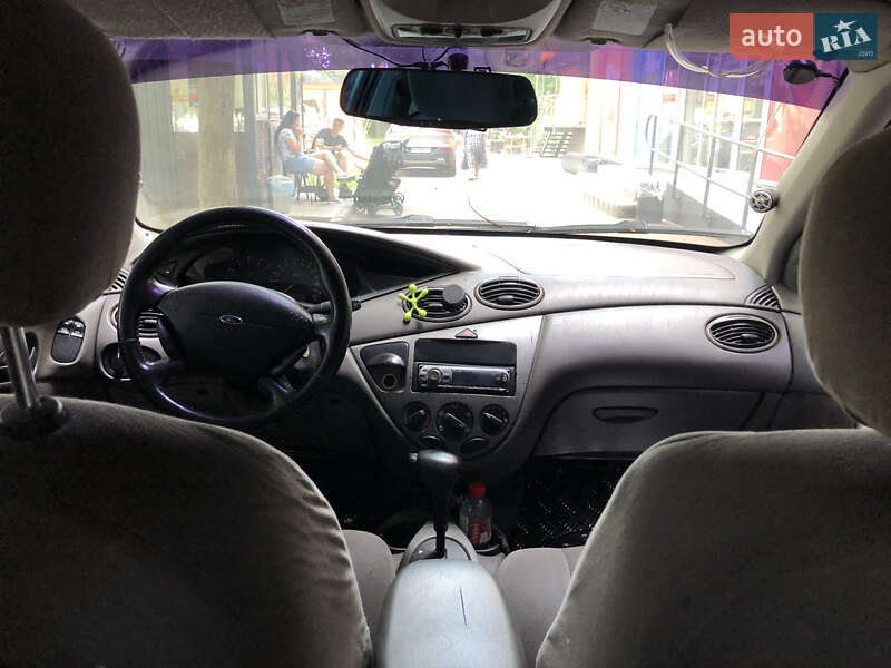 Хэтчбек Ford Focus 2001 в Киеве