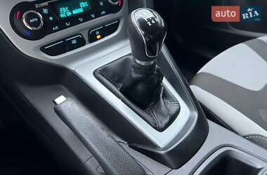 Хэтчбек Ford Focus 2013 в 